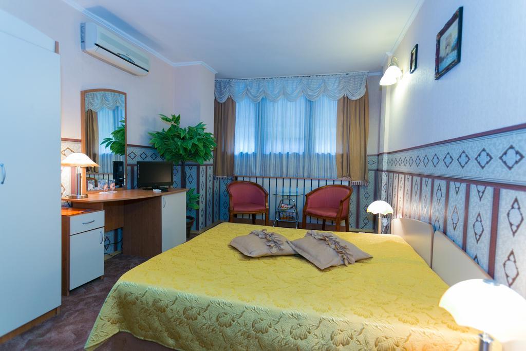 Yor-Daniel Hotel Pazardzhik Room photo